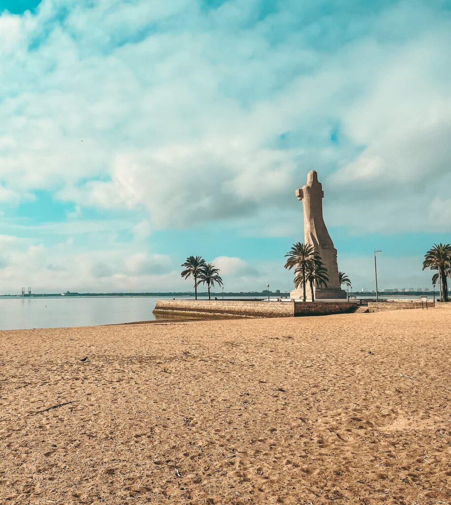 ENTORNO DEL MONUMENTO