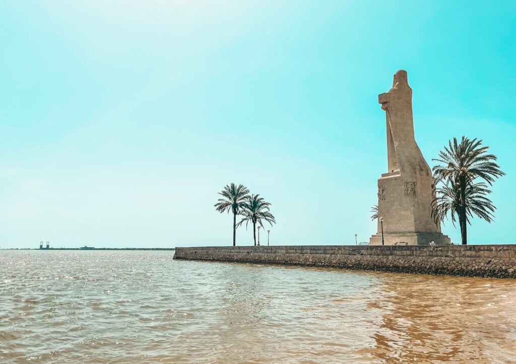 ENTORNO DEL MONUMENTO