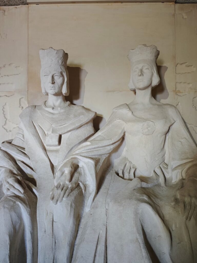ESCULTURA REYES CATÓLICOS