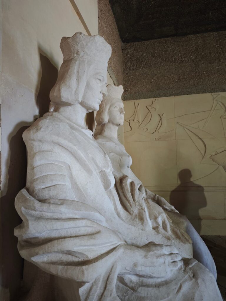 ESCULTURA REYES CATÓLICOS